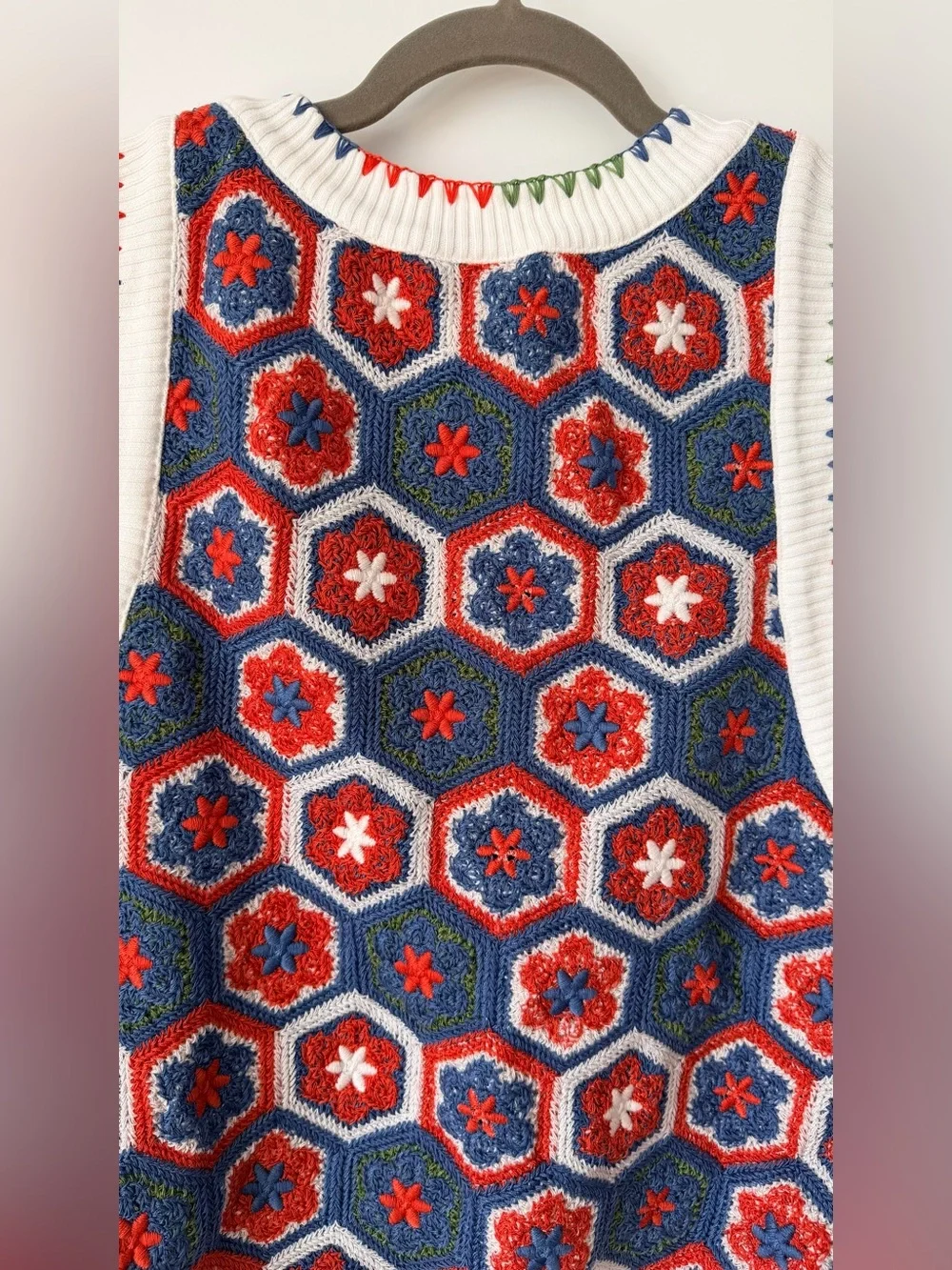 FARM RIO CROCHET VEST - Picture 9 of 11